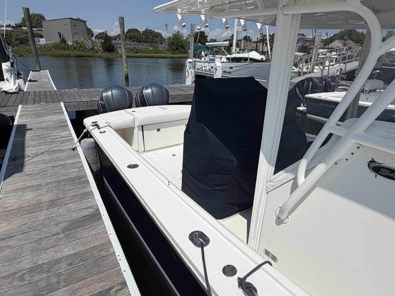 2015 Regulator 34 - Photo 2