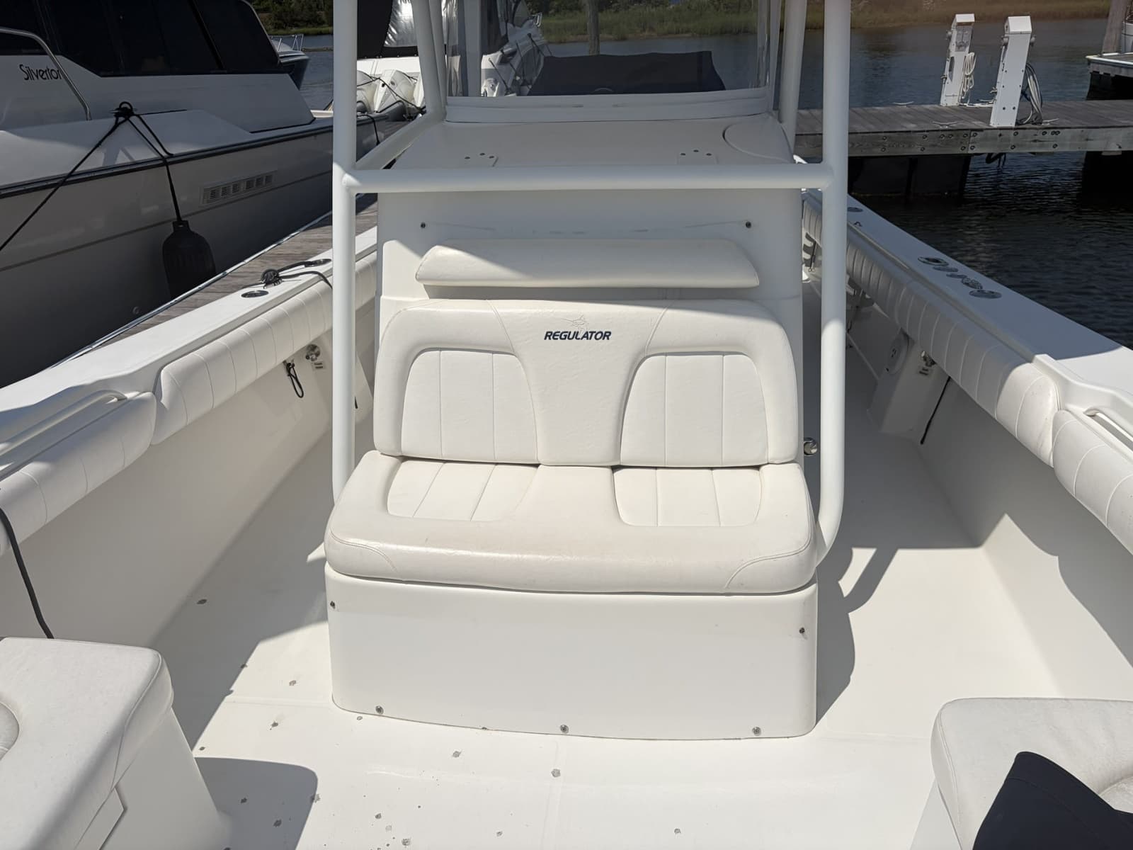 2015 Regulator 34 - Photo 11