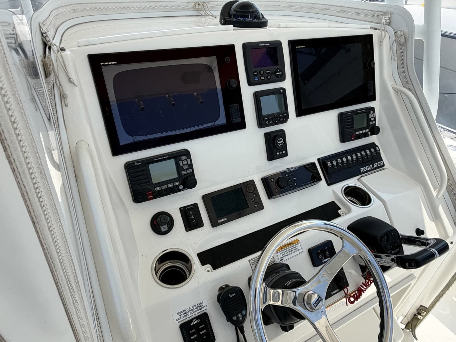 2015 Regulator 34 - Photo 4