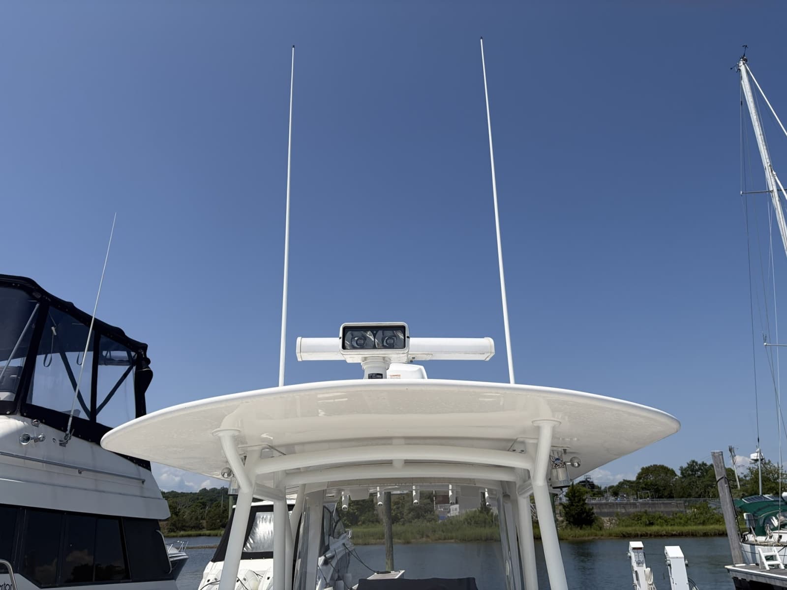 2015 Regulator 34 - Photo 12