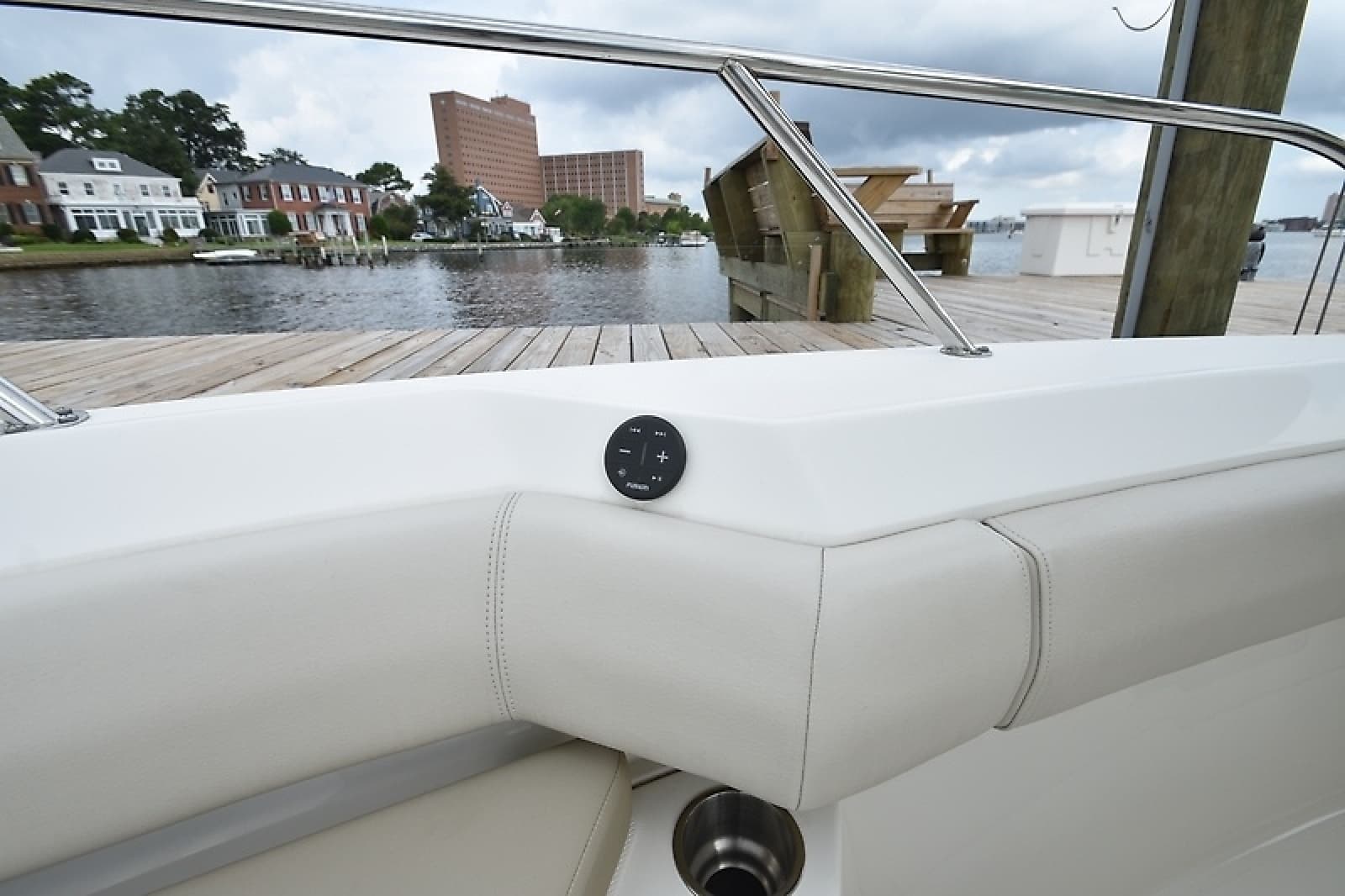 2022 Boston Whaler 250 Outrage - Photo 38