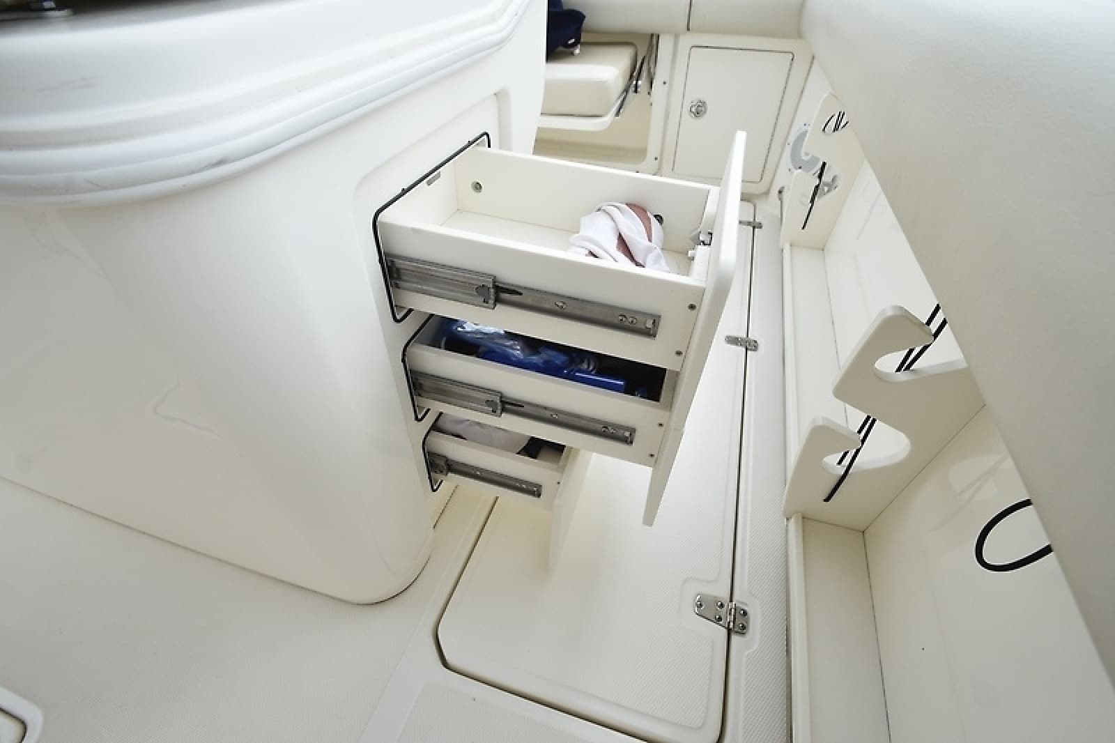 2022 Boston Whaler 250 Outrage - Photo 40