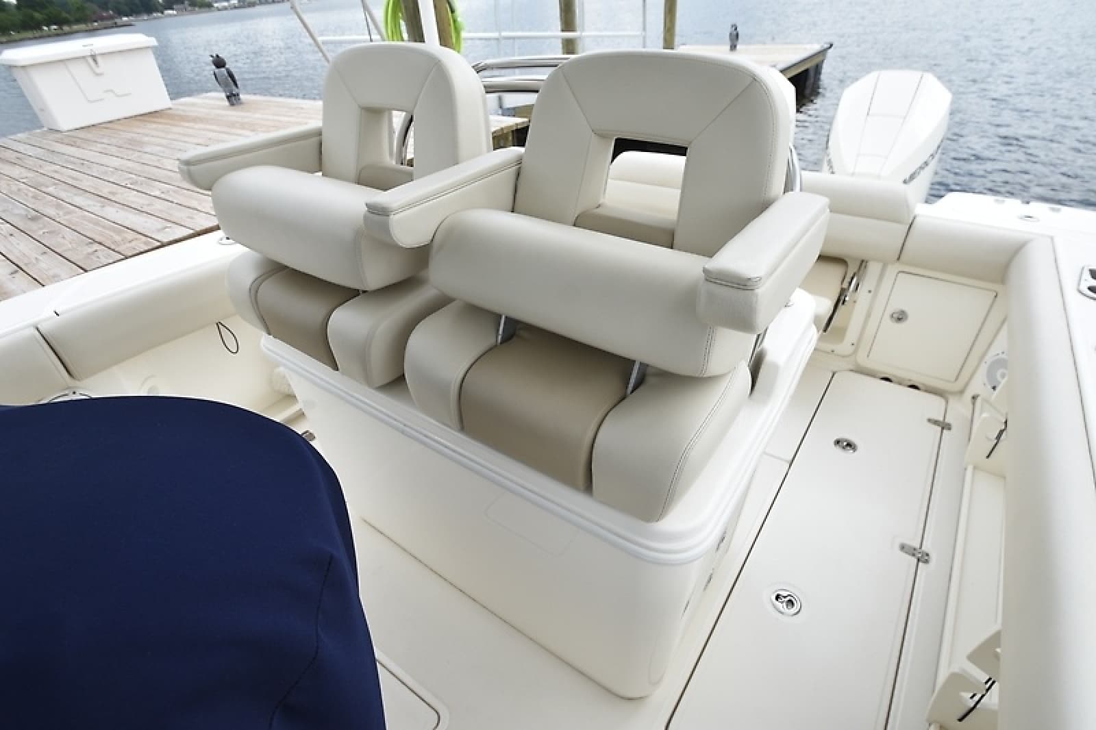 2022 Boston Whaler 250 Outrage - Photo 31
