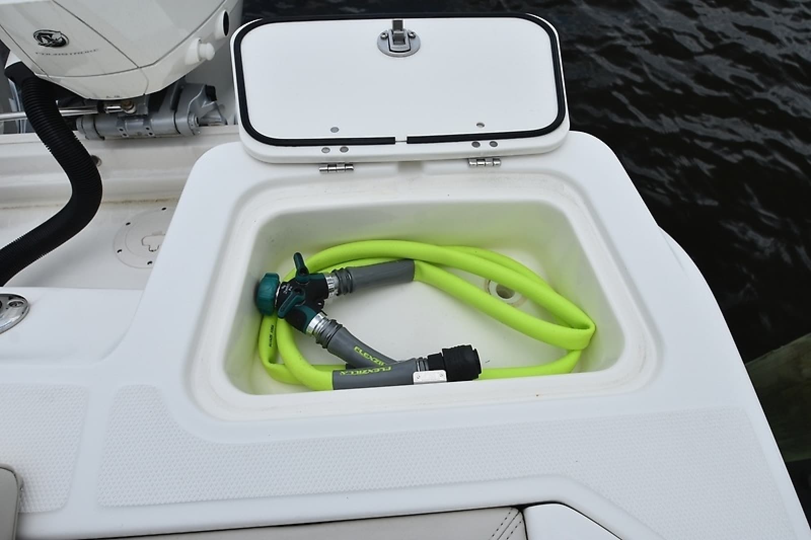 2022 Boston Whaler 250 Outrage - Photo 21
