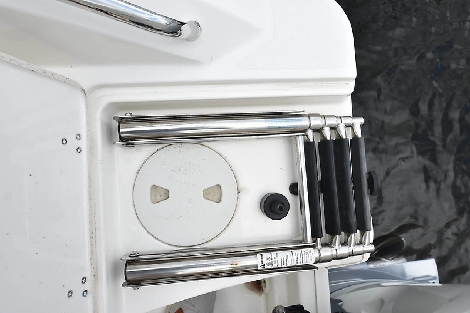2022 Boston Whaler 250 Outrage - Photo 18