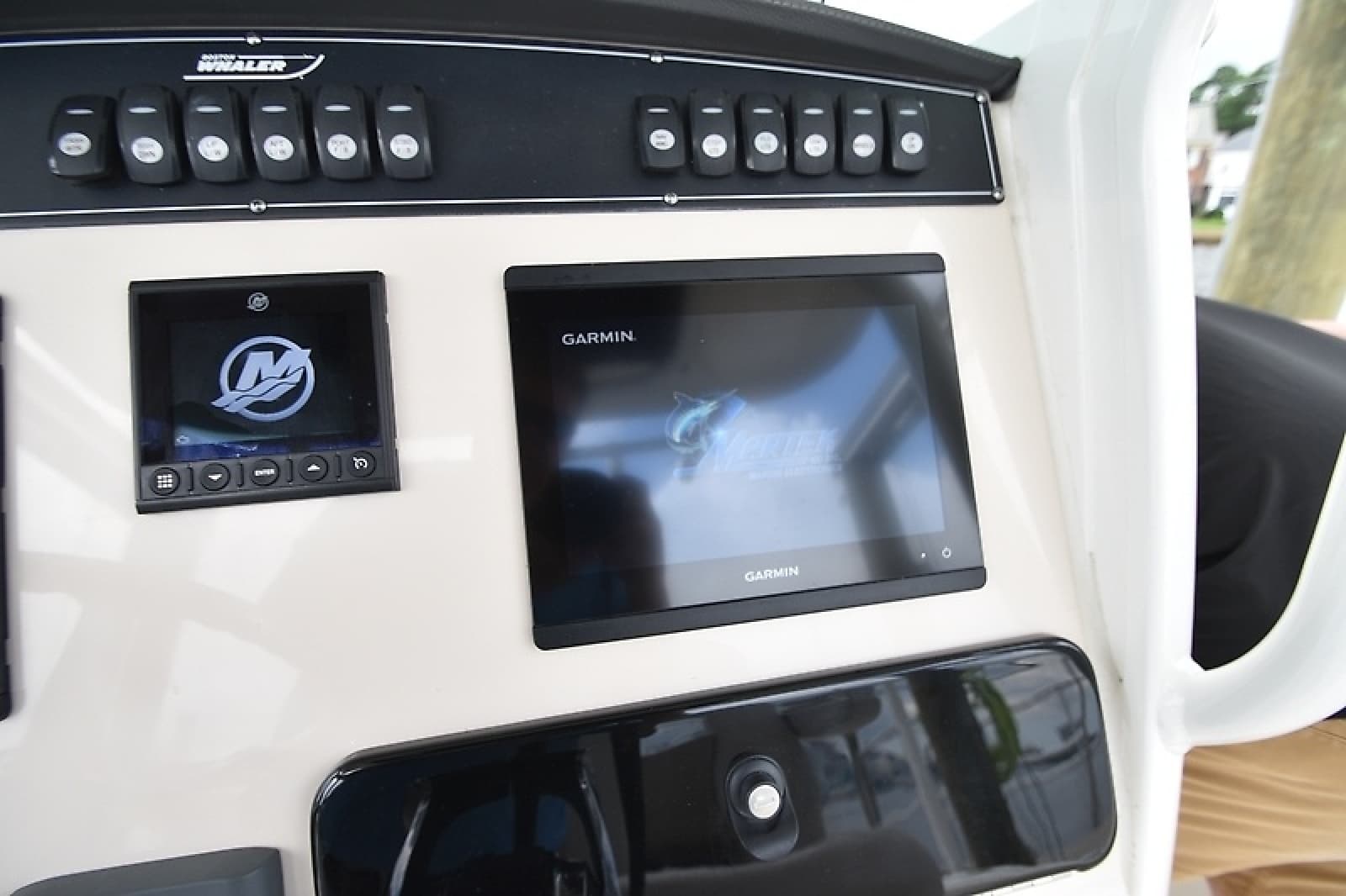2022 Boston Whaler 250 Outrage - Photo 41