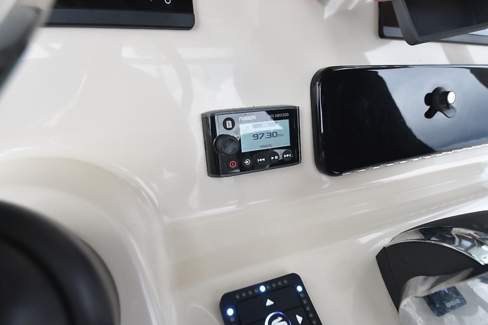 2022 Boston Whaler 250 Outrage - Photo 48