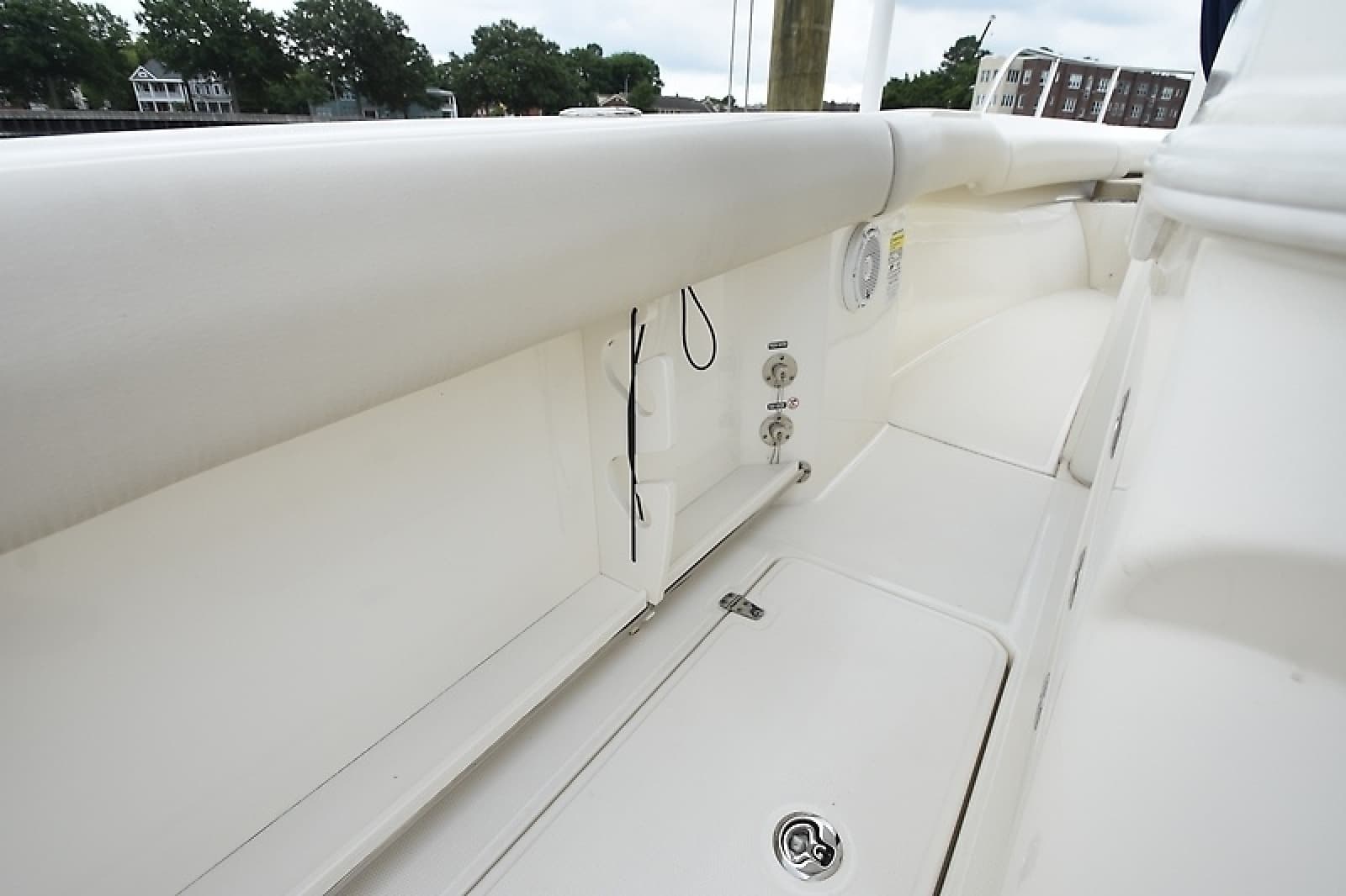 2022 Boston Whaler 250 Outrage - Photo 29