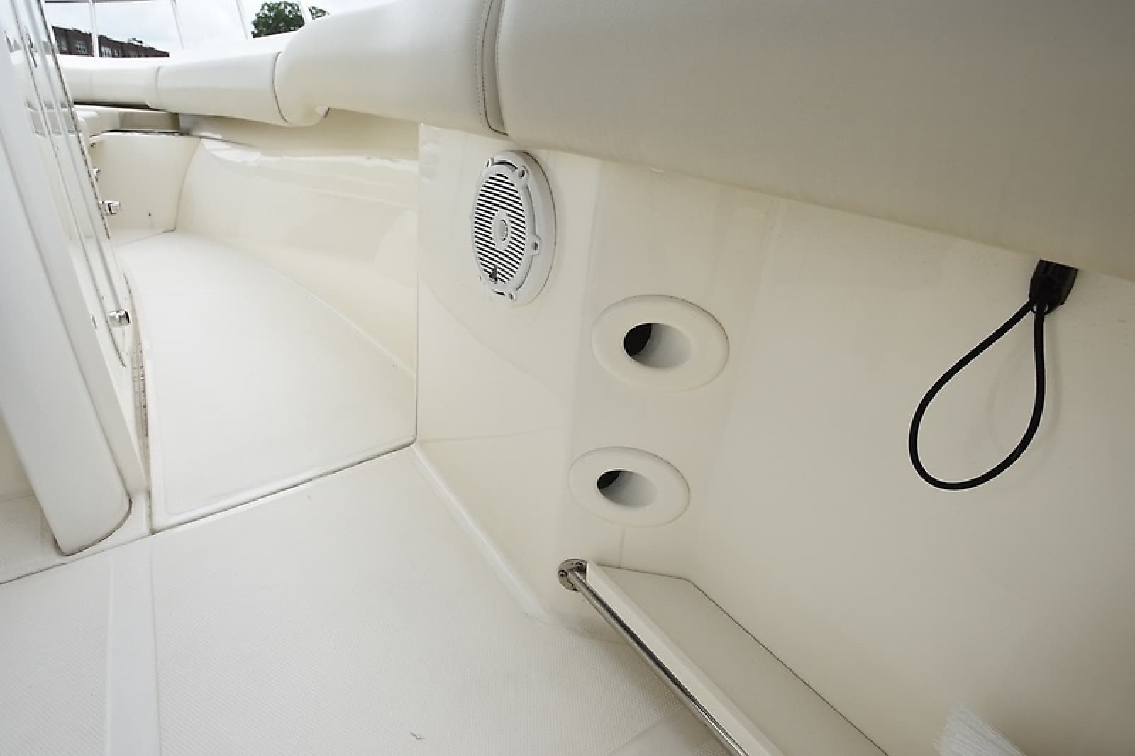 2022 Boston Whaler 250 Outrage - Photo 27