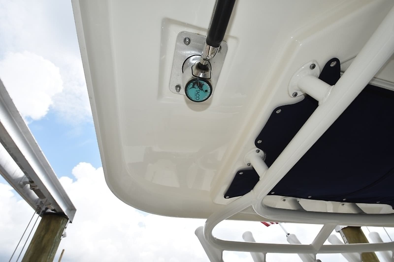 2022 Boston Whaler 250 Outrage - Photo 34