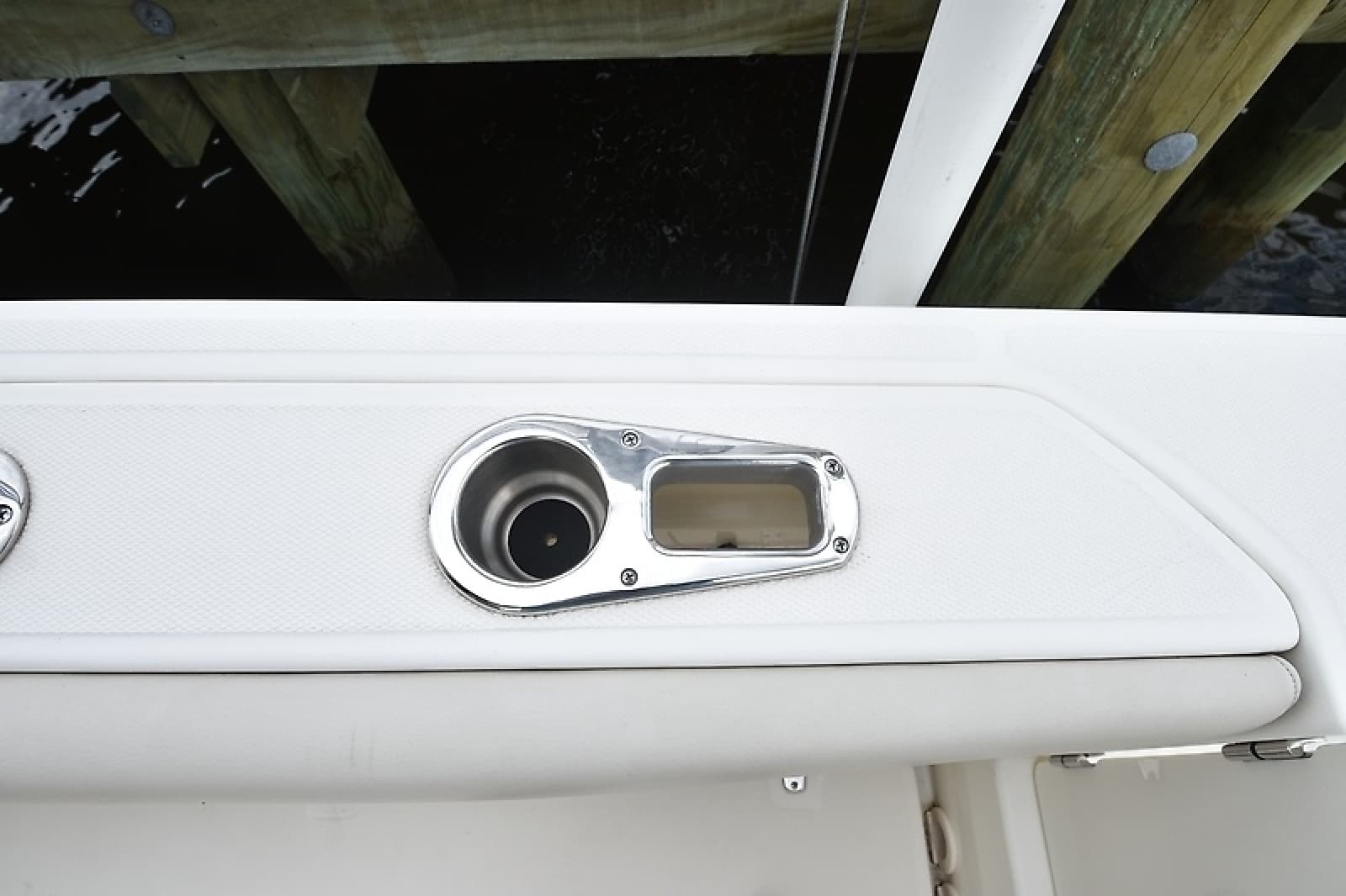 2022 Boston Whaler 250 Outrage - Photo 25