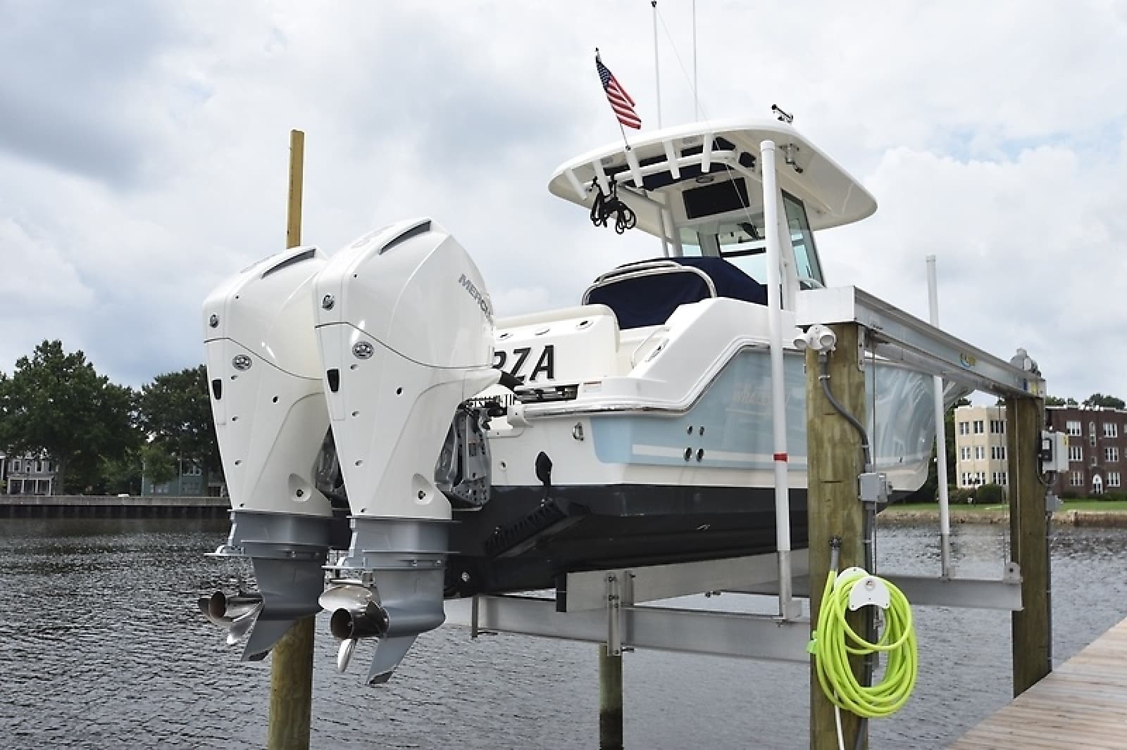 2022 Boston Whaler 250 Outrage - Photo 2
