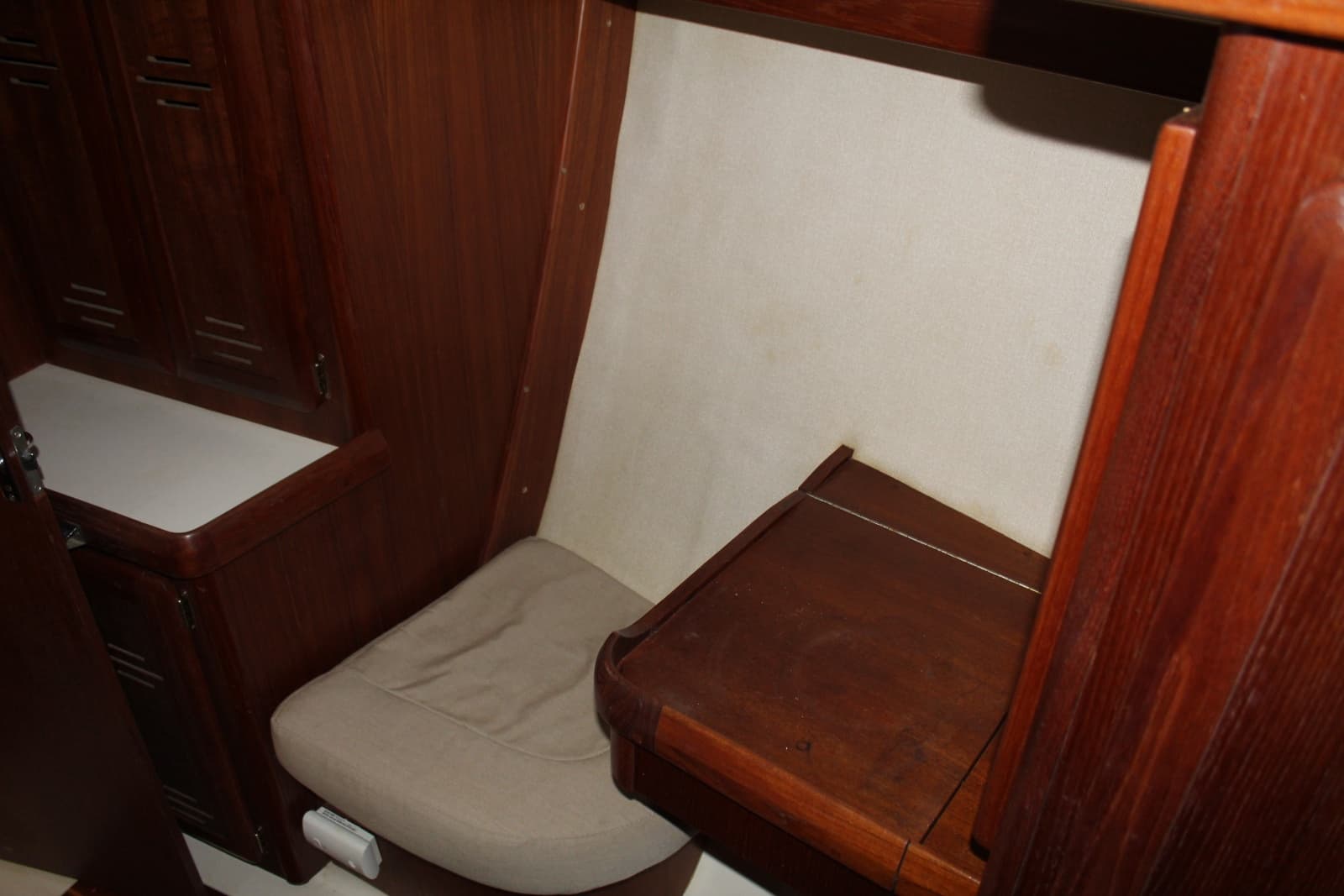 1997 Hunter 430 - Photo 10