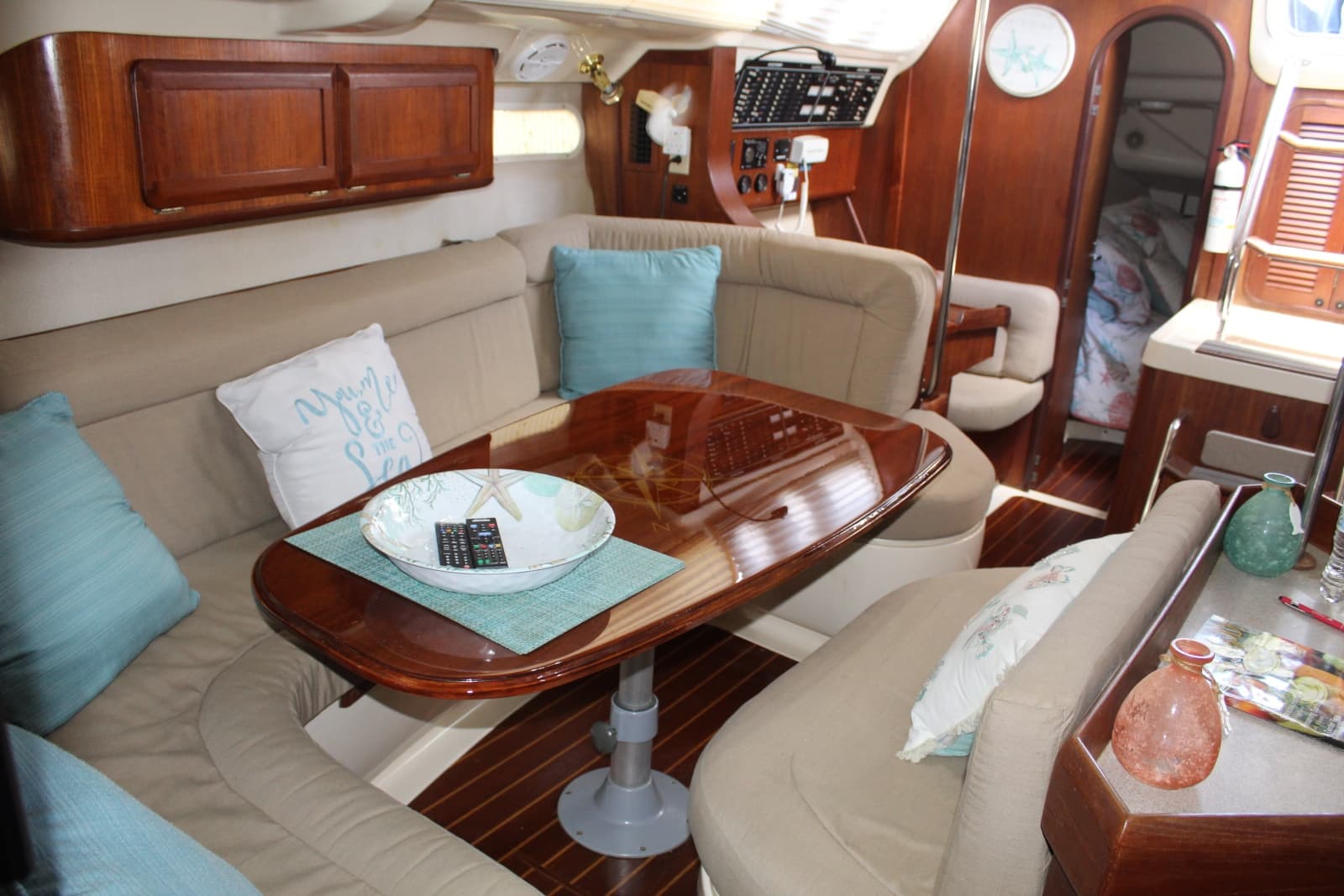 1997 Hunter 430 - Photo 14