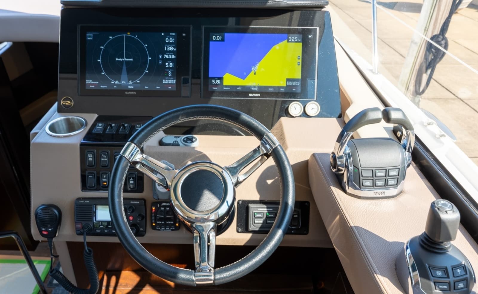 2018 Regal 42 Grand Coupe - Photo 11