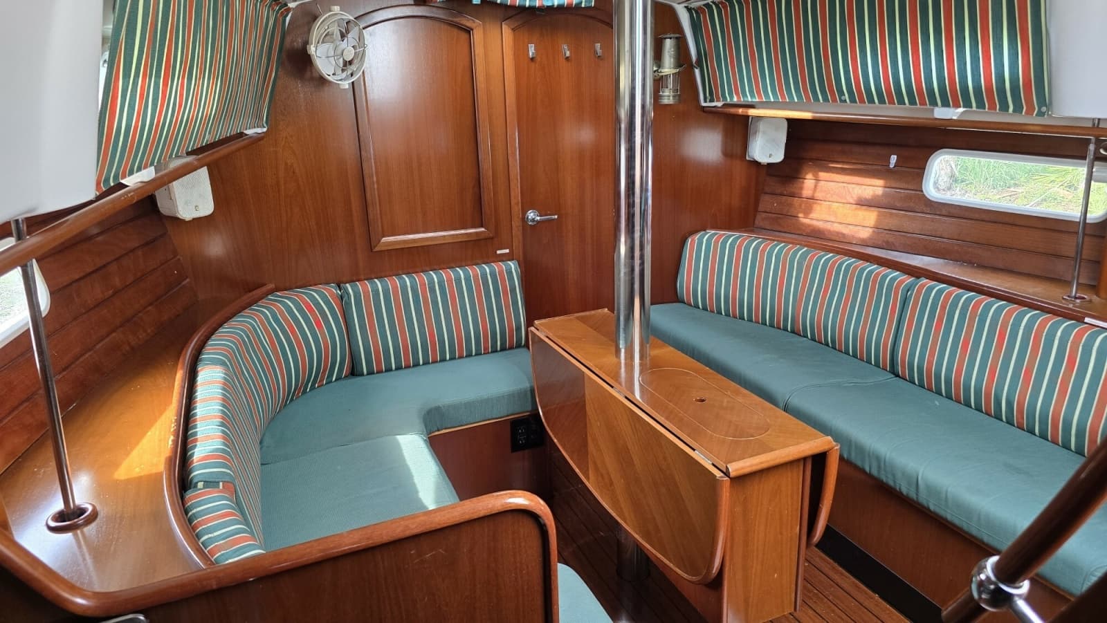 1997 Beneteau Oceanis 36CC - Photo 12
