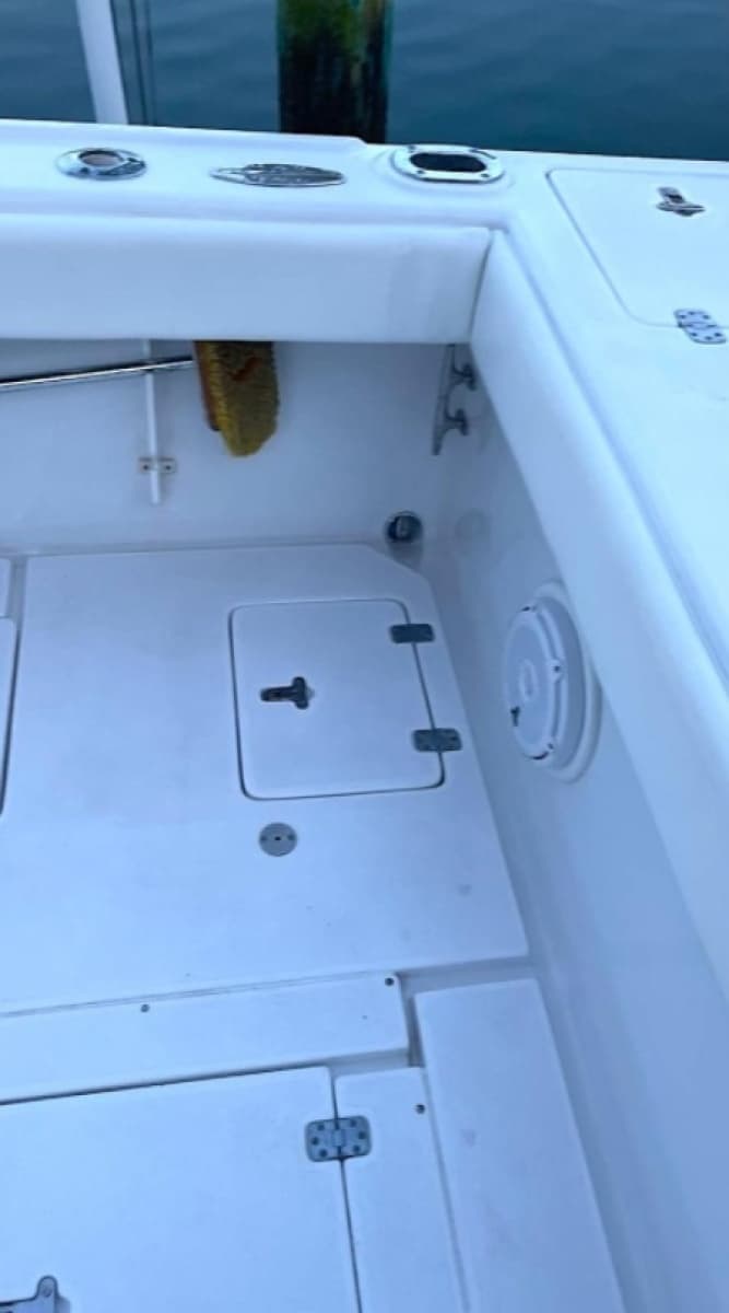 2002 Intrepid 323 Cuddy - Photo 7
