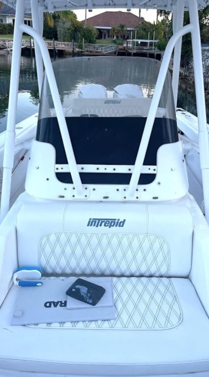 2002 Intrepid 323 Cuddy - Photo 4