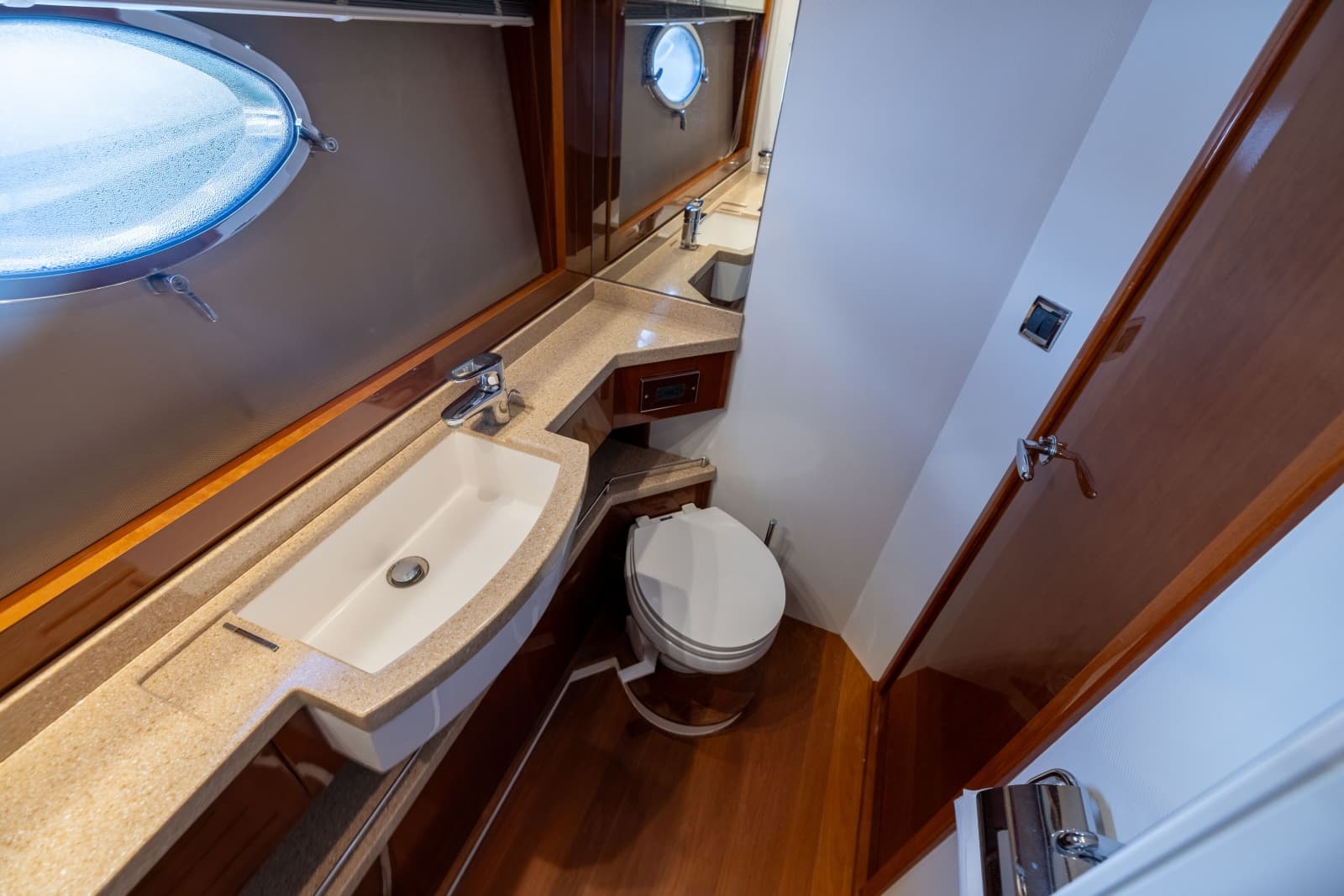 2008 Princess V53 - Photo 26