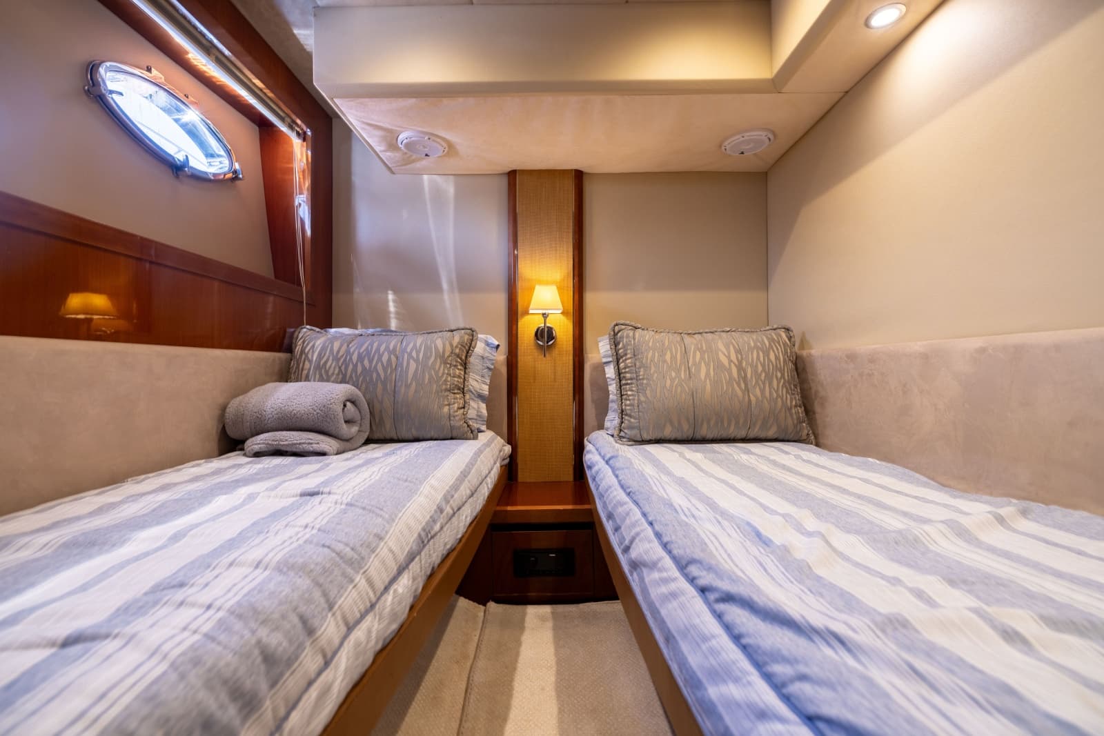 2008 Princess V53 - Photo 25