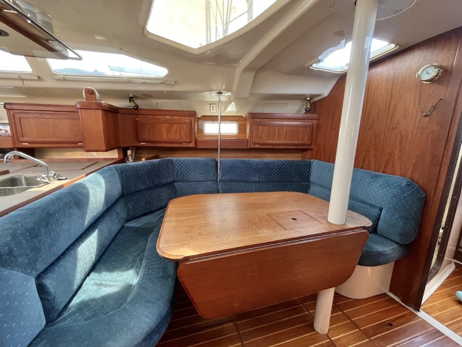 1996 Hunter 40.5 - Photo 22