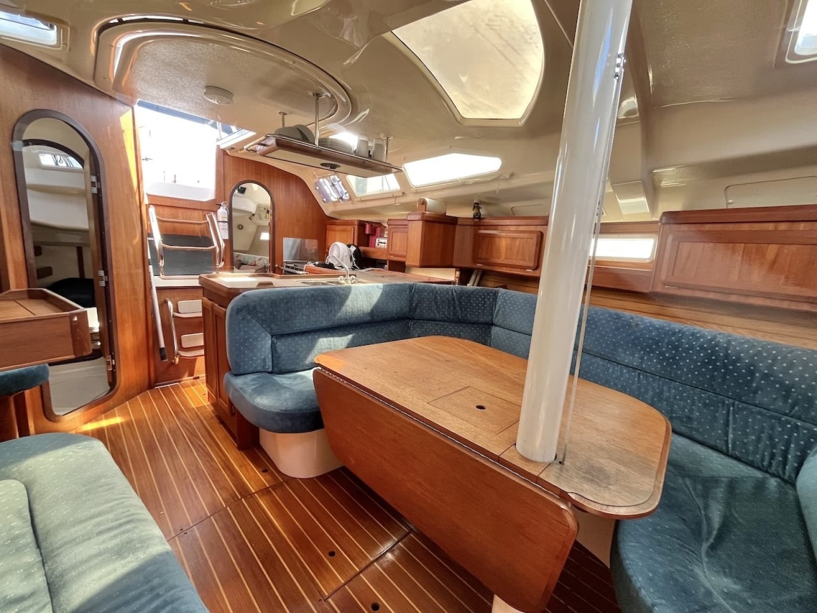 1996 Hunter 40.5 - Photo 21