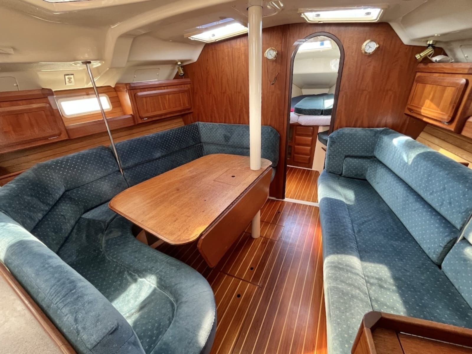 1996 Hunter 40.5 - Photo 20