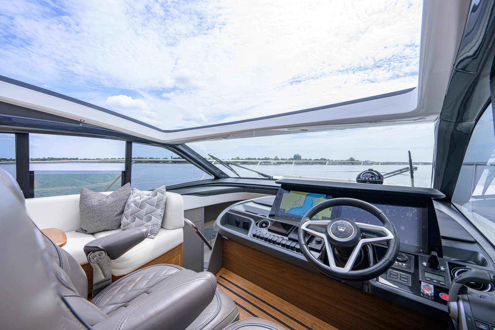 2024 Princess V50 - Photo 14