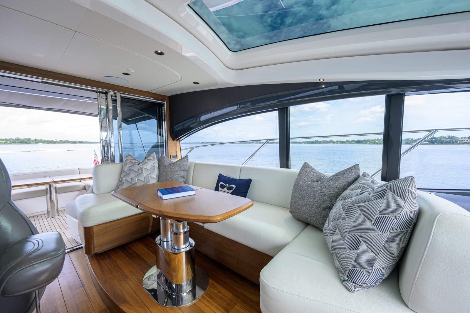 2024 Princess V50 - Photo 8
