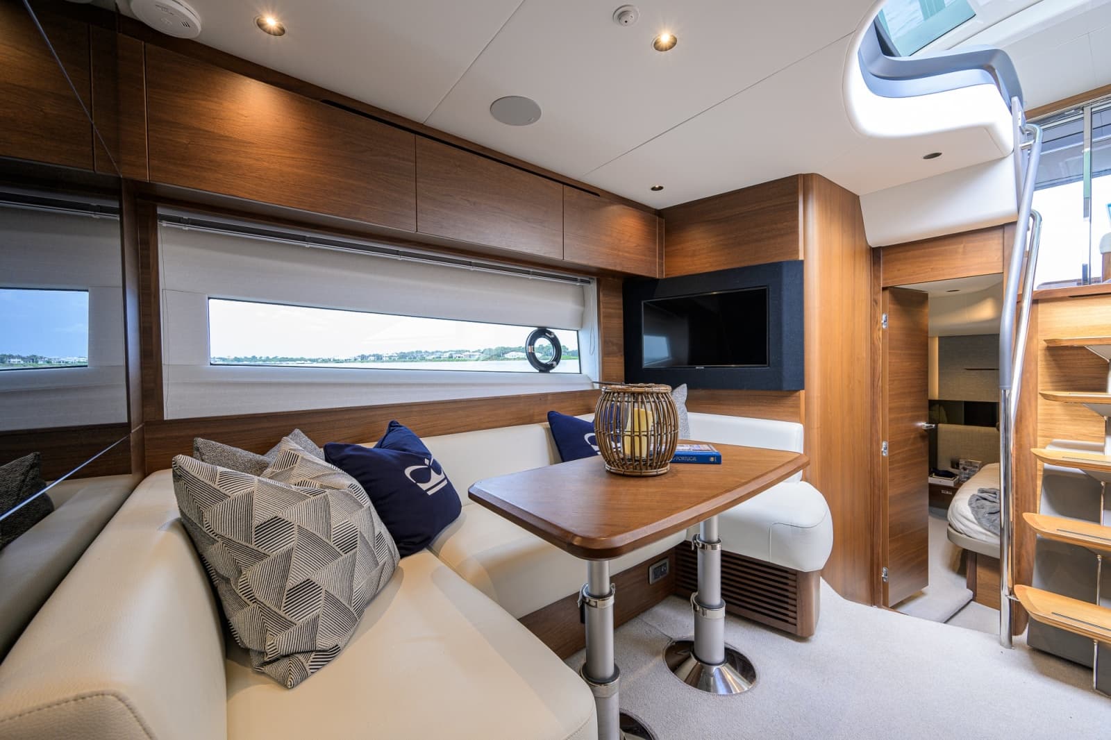 2024 Princess V50 - Photo 6