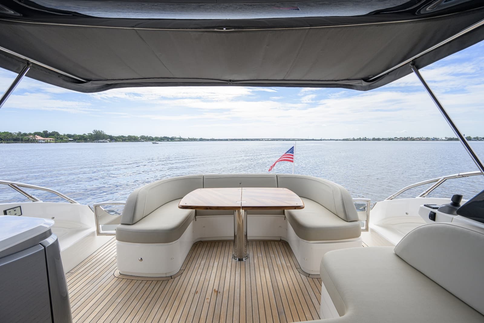 2024 Princess V50 - Photo 24