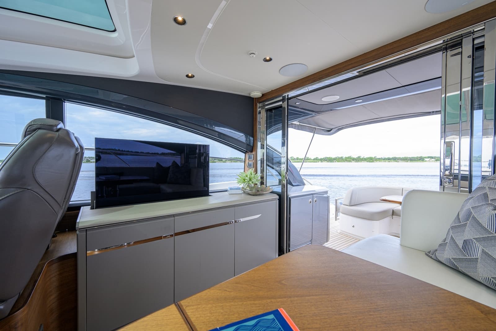 2024 Princess V50 - Photo 9