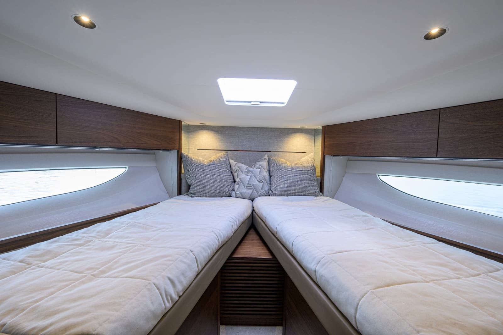 2024 Princess V50 - Photo 21