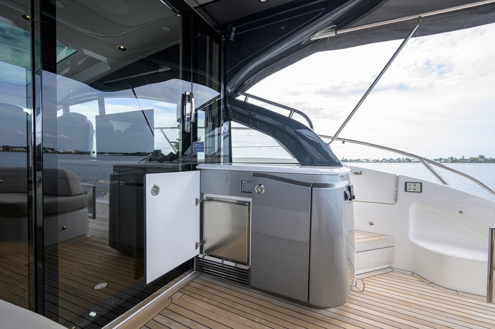 2024 Princess V50 - Photo 28
