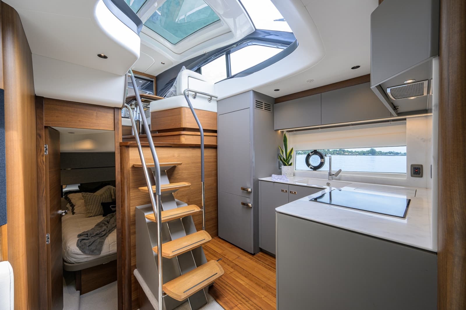 2024 Princess V50 - Photo 2