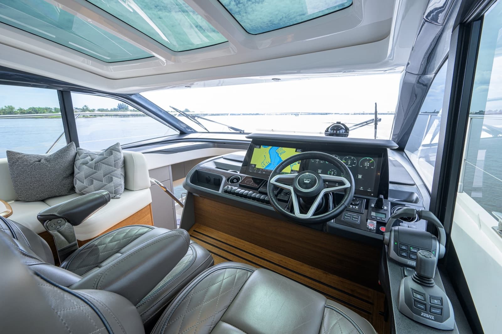 2024 Princess V50 - Photo 13