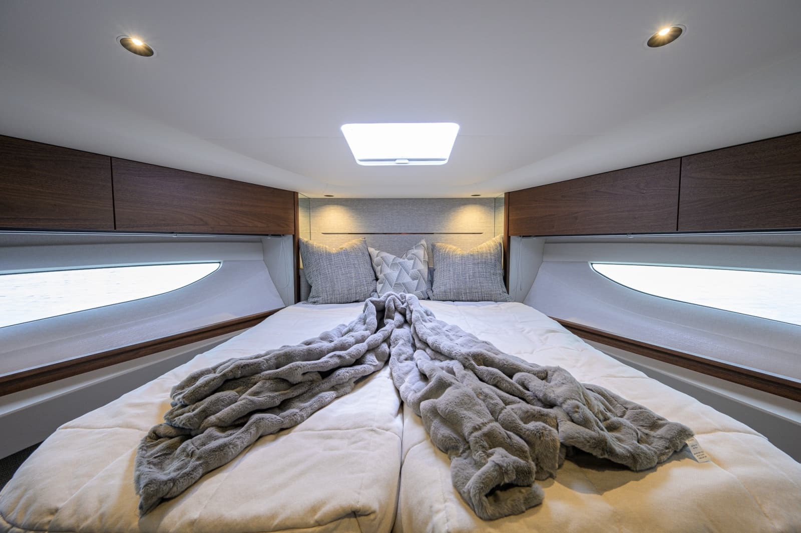 2024 Princess V50 - Photo 20