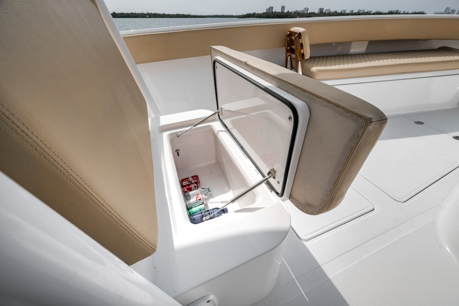 2020 Bahama 41 - Photo 25