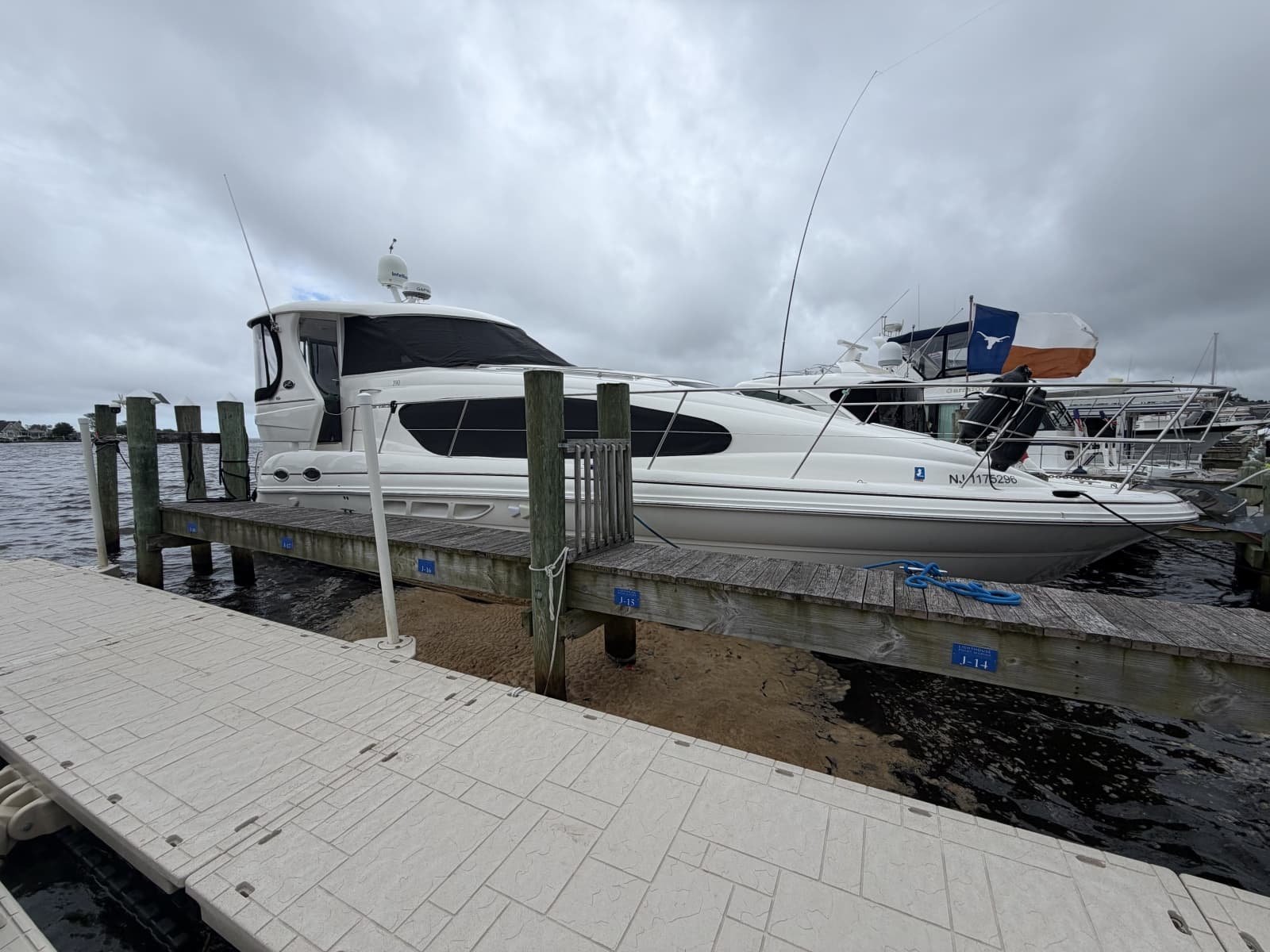 2005 Sea Ray 390 Motor Yacht - Photo 3