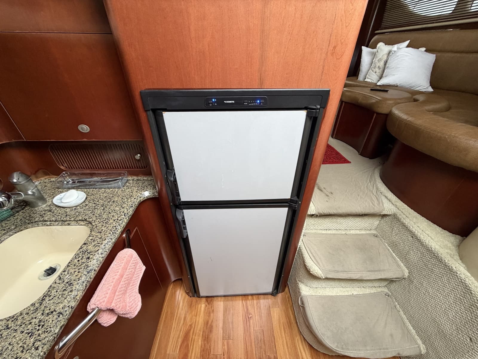 2005 Sea Ray 390 Motor Yacht - Photo 31