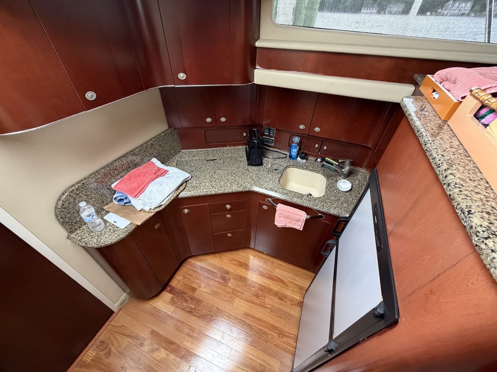 2005 Sea Ray 390 Motor Yacht - Photo 23