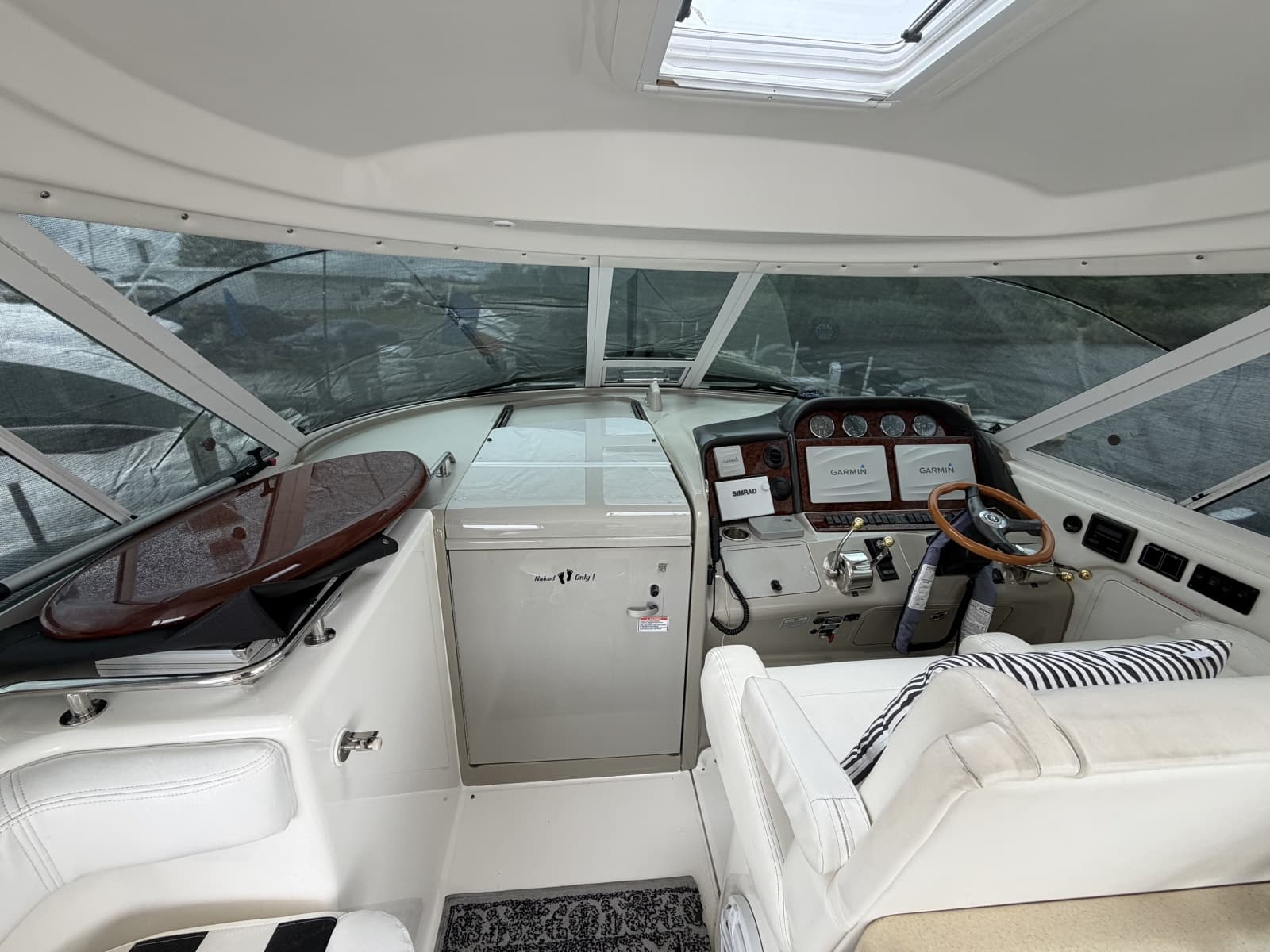 2005 Sea Ray 390 Motor Yacht - Photo 16