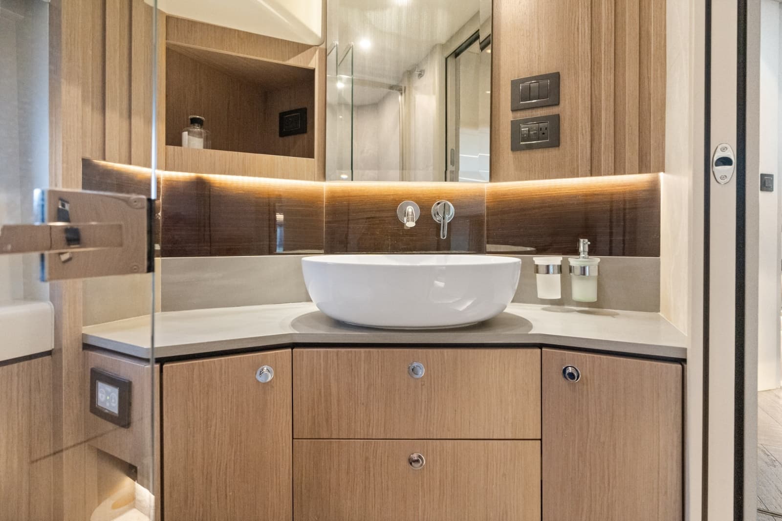 2022 Absolute Navetta 52 - Photo 65