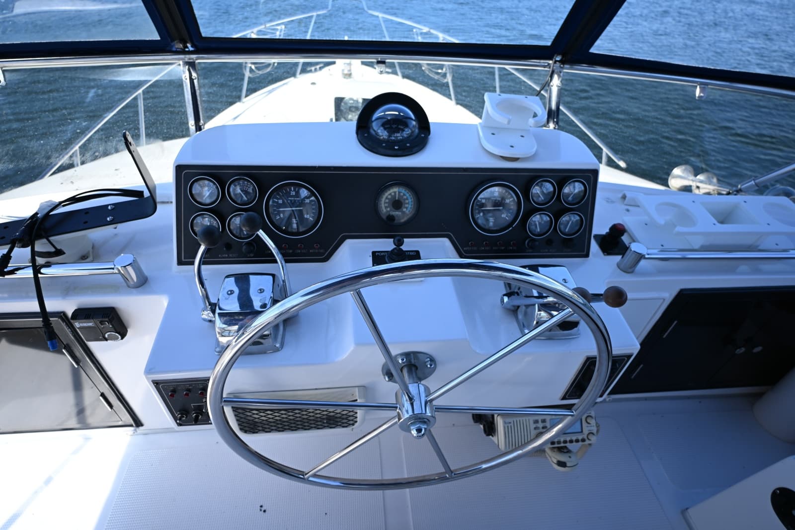 1997 Ocean Alexander  - Photo 12