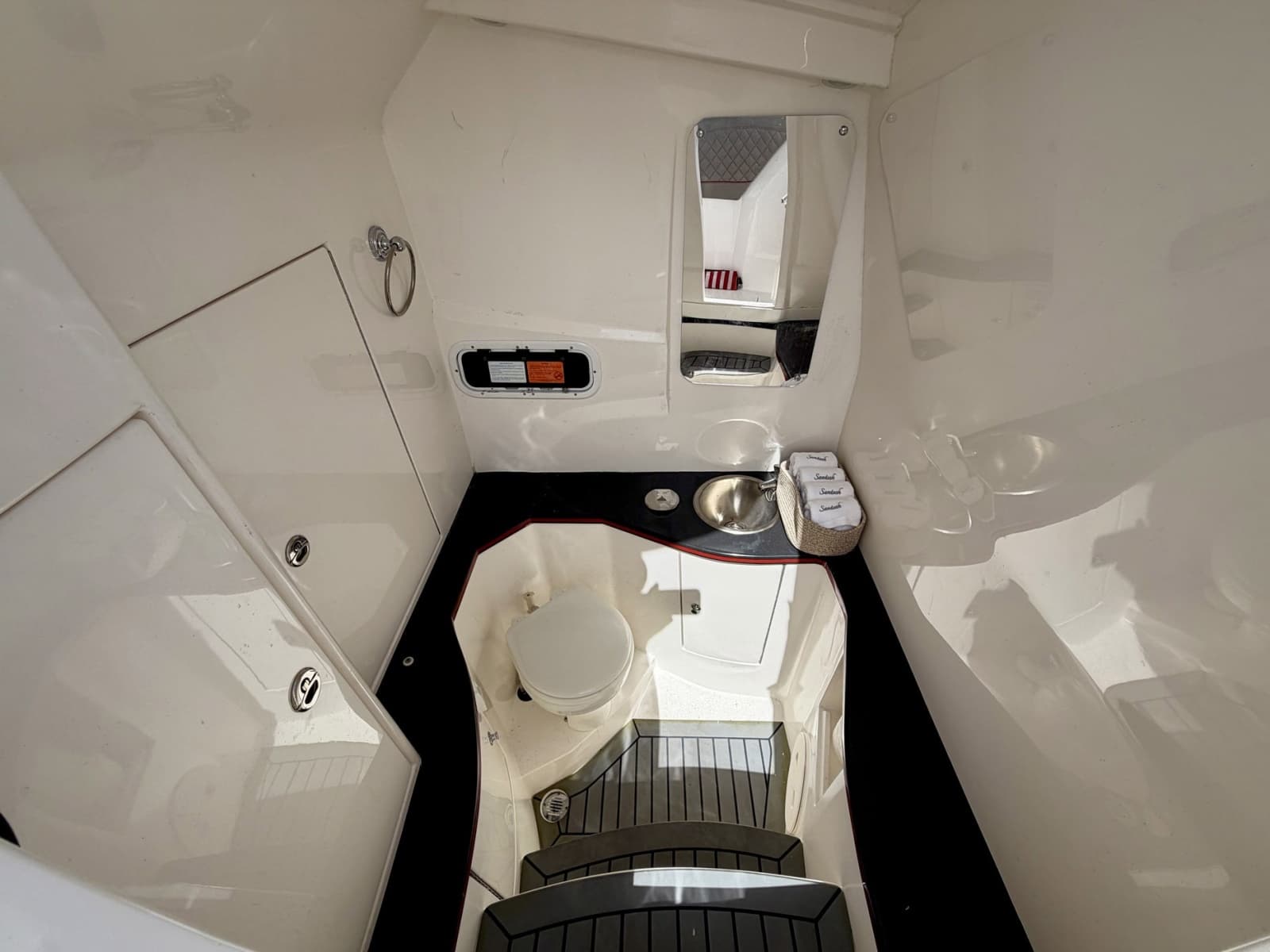 2019 Intrepid 345 Nomad SE - Photo 43