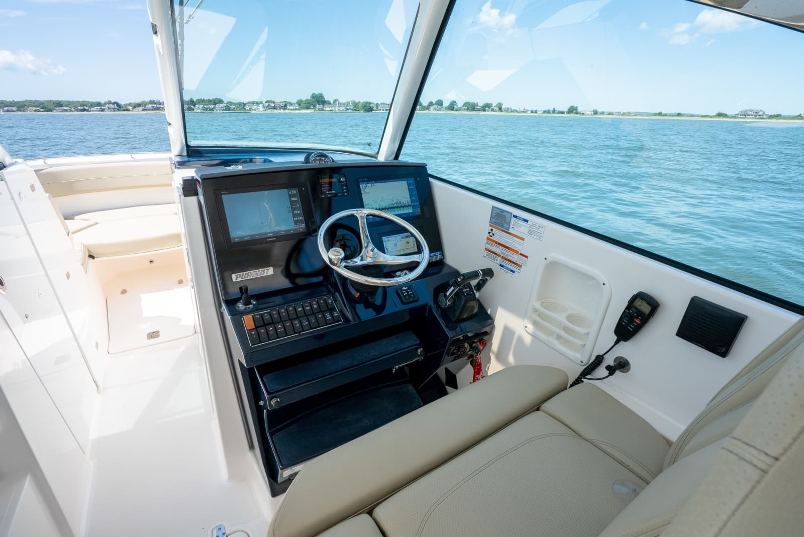 2018 Pursuit 325 DC - Photo 15