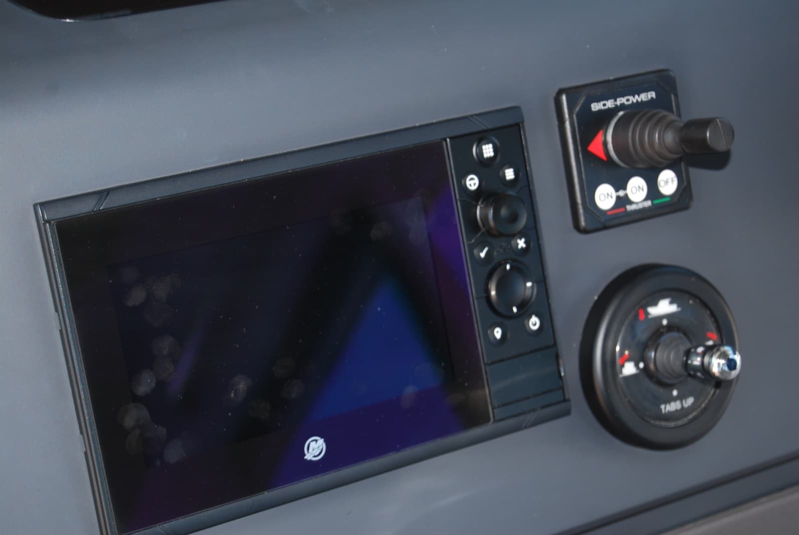 2022 Axopar 37 XC Cross Cabin - Photo 23