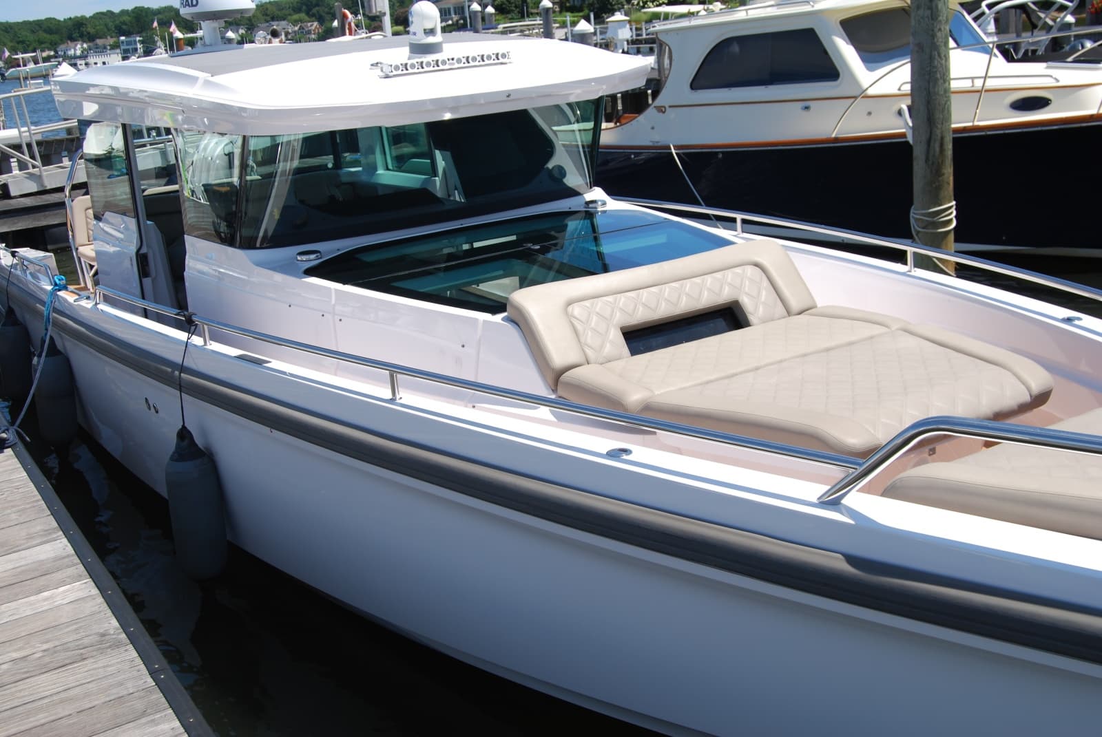 2022 Axopar 37 XC Cross Cabin - Photo 5