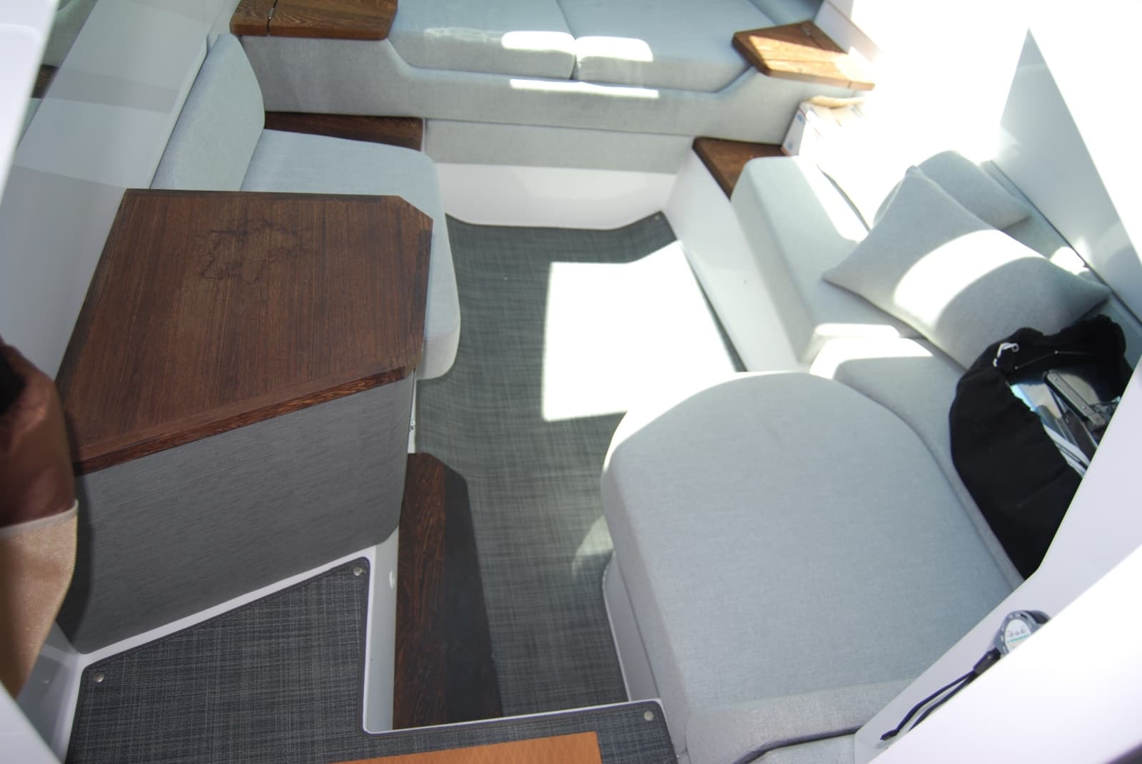 2022 Axopar 37 XC Cross Cabin - Photo 26