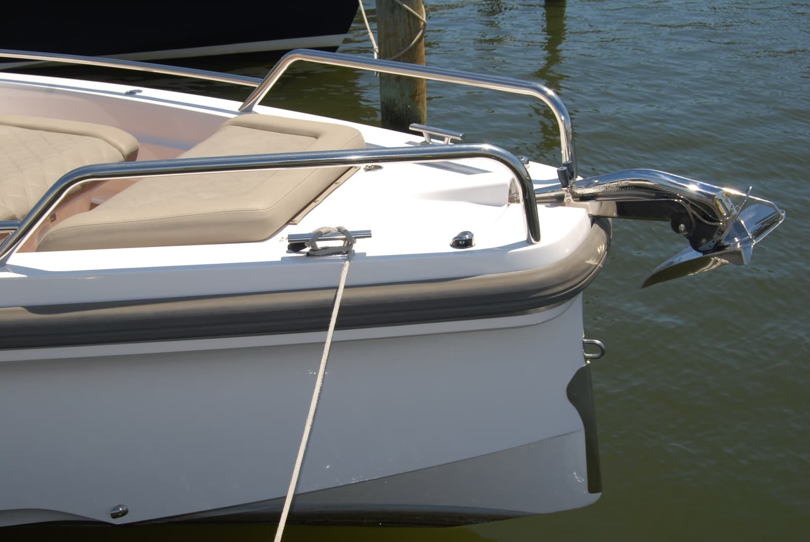 2022 Axopar 37 XC Cross Cabin - Photo 4